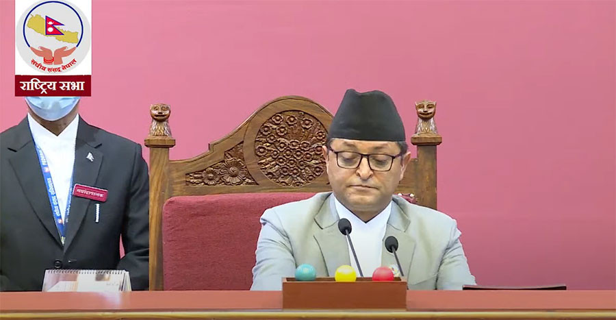 सत्तापक्ष र प्रतिपक्षका सांसद आसनबाट उभिराखेपछिराष्ट्रियसभा बैठक स्थगित