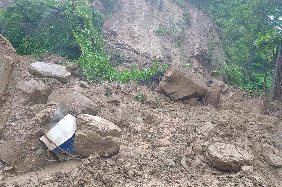 खोटाङका ८५ घर बाढी, चार सय ३९ घर पहिराको उच्च जोखिममा