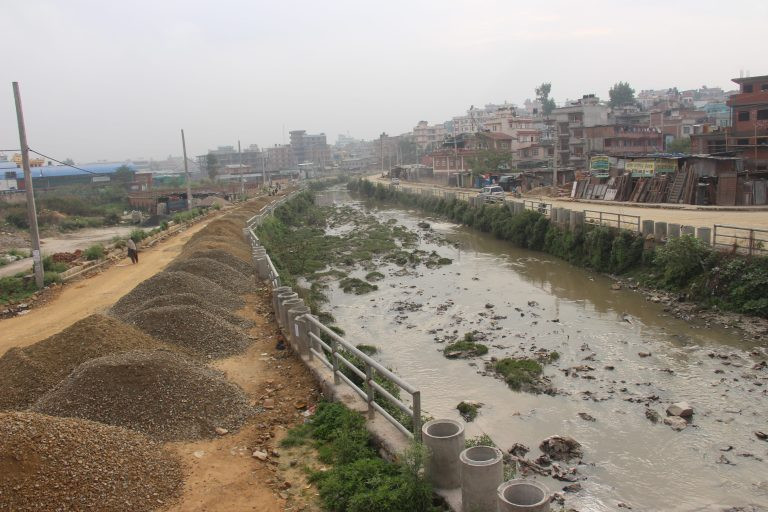 वागमती करिडोरका विभिन्न सडकमा मर्मत हुँदै