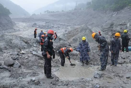 रसुवाको भोटेकोशी बाढीको सातौँ दिन आज पनि खोज, उद्धार र राहत वितरणको काम चल्दै