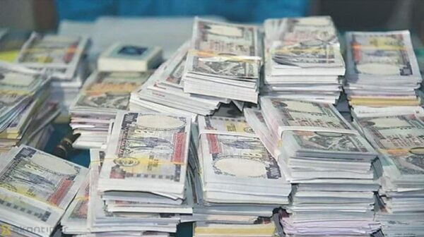 क्षेत्रपाटीबाट २ करोड रुपैयाँसहित ३ जना पक्राउ