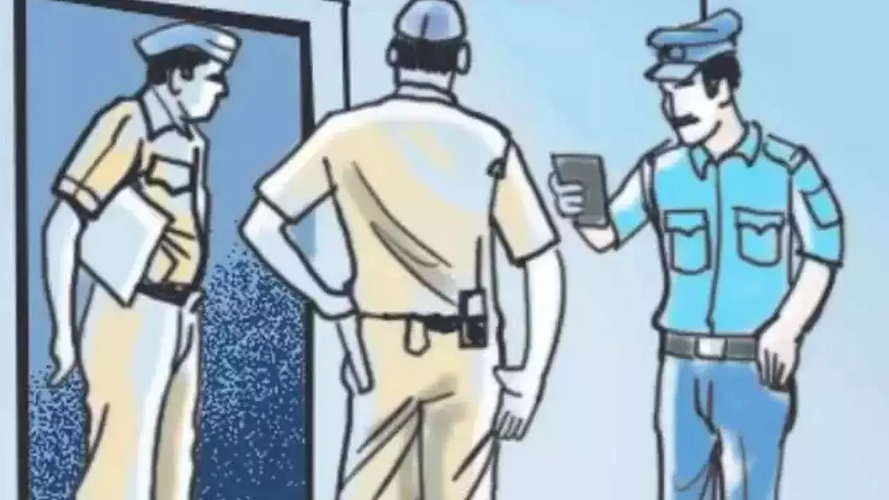 चक्रप्रसाद न्यौपानेले शुक्रबार साँझ कार्यकक्षभित्रै आफैँमाथि हाने पेस्तोलले टाउकोमा गोली