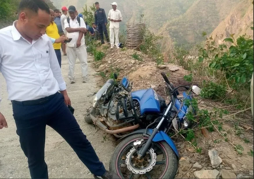 सिन्धुलीमा मोटरसाइकल दुर्घटना हुँदा गस्तीमा खटिएका दुई जना प्रहरीको मृत्यु