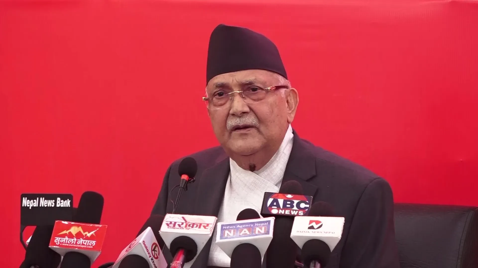 नेपालीको योगदानबाटै समृद्ध नेपाल निर्माण हुने अध्यक्ष ओलीको विश्वास