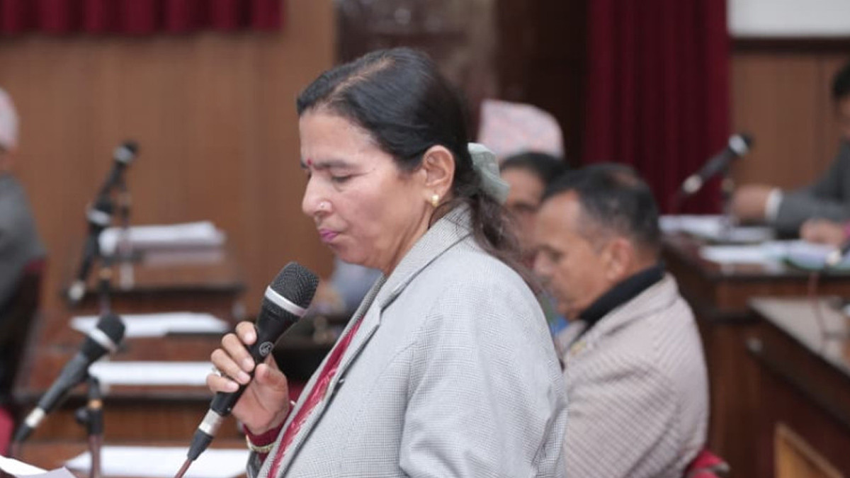 चुनावमा नेपाली झण्डा प्रयोगमा रोक लगाइयोस : सांसद गंगाकुमारी बेलवासे