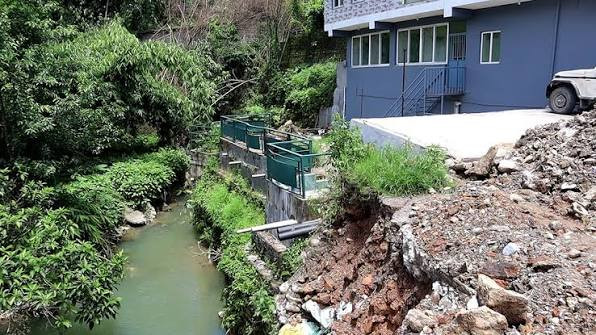 फिर्केखोलाभित्रका संरचना हटाउन महानगरको सातदिने अल्टिमेटम