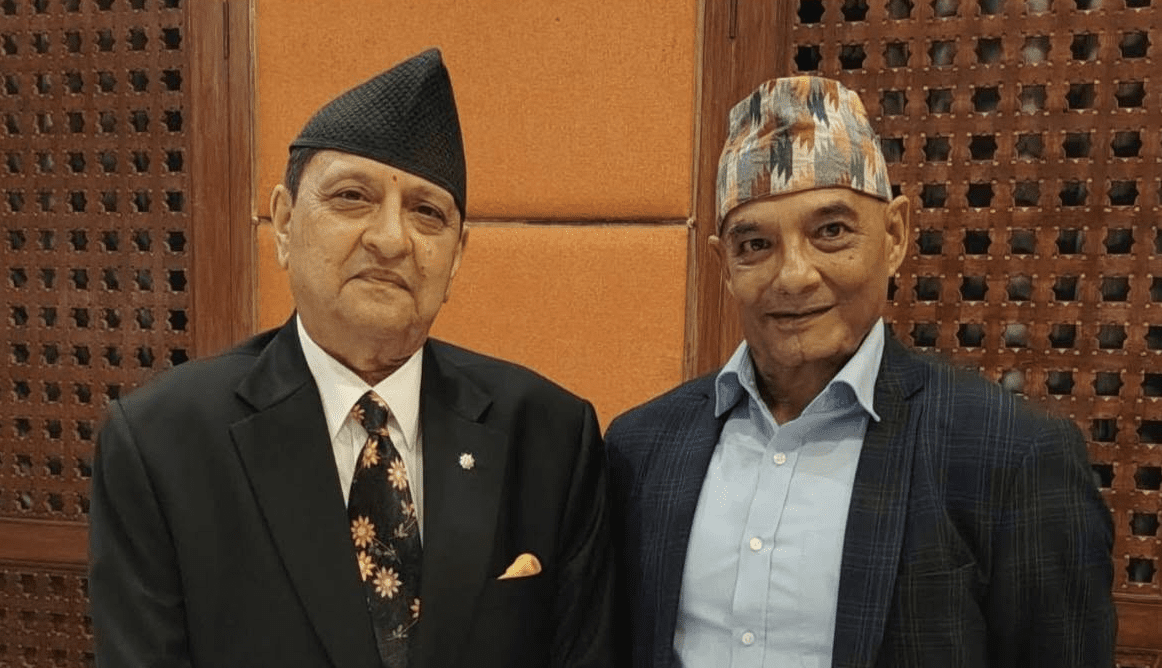जय नेपाल पार्टीका अध्यक्ष धवलशम्शेर राणा र पूर्वराजा ज्ञानेन्द्र शाहको भेट