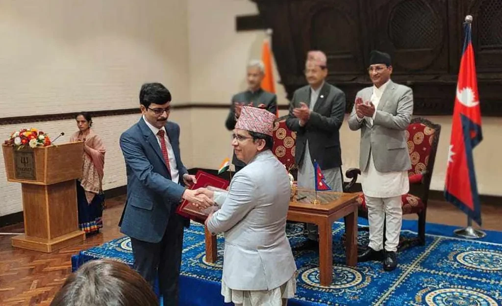 भारतले नेपालको भूकम्प प्रभावित क्षेत्रमा पुनः निर्माण गर्न १० अर्ब अनुदान दिने