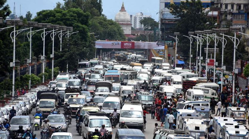लापसे गरेरै चलाउँछन् भाडाका गाडी, एक सय ५९ माथि कारबाही
