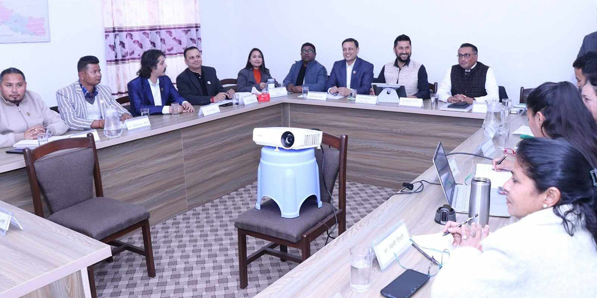 राष्ट्रिय स्वतन्त्र पार्टी (रास्वपा)को केन्द्रीय समितिको बैठक बस्दै