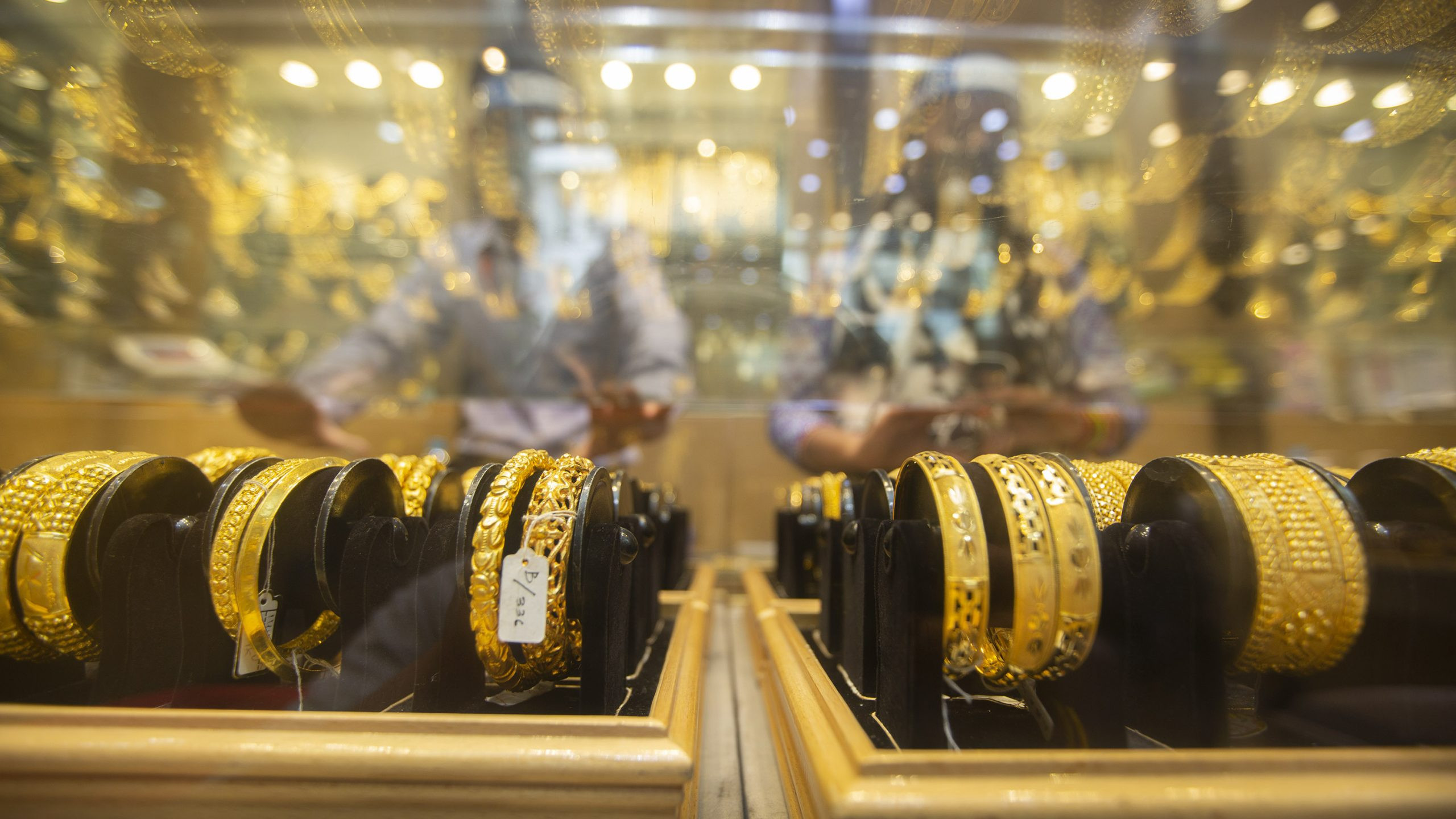 सुनको भाउ ५ सय रुपैयाँले बढ्यो, तोला कति ?