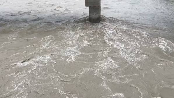 लगातारको वर्षासँगै देशका विभिन्न नदी तथा खोलामा जलसतह बढ्दै