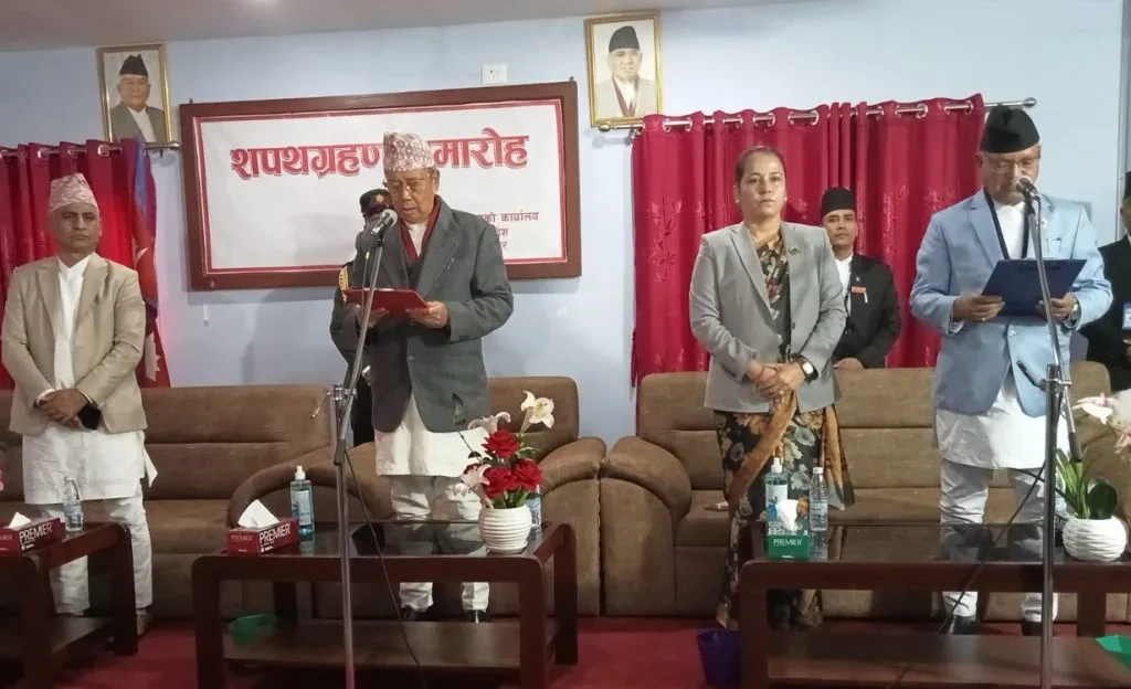 कोशीका सभामुख विष्टले लिए शपथ