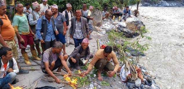बेपत्ताको शव नभेटिएपछि कुशको शव बनाएर दाहसंस्कार