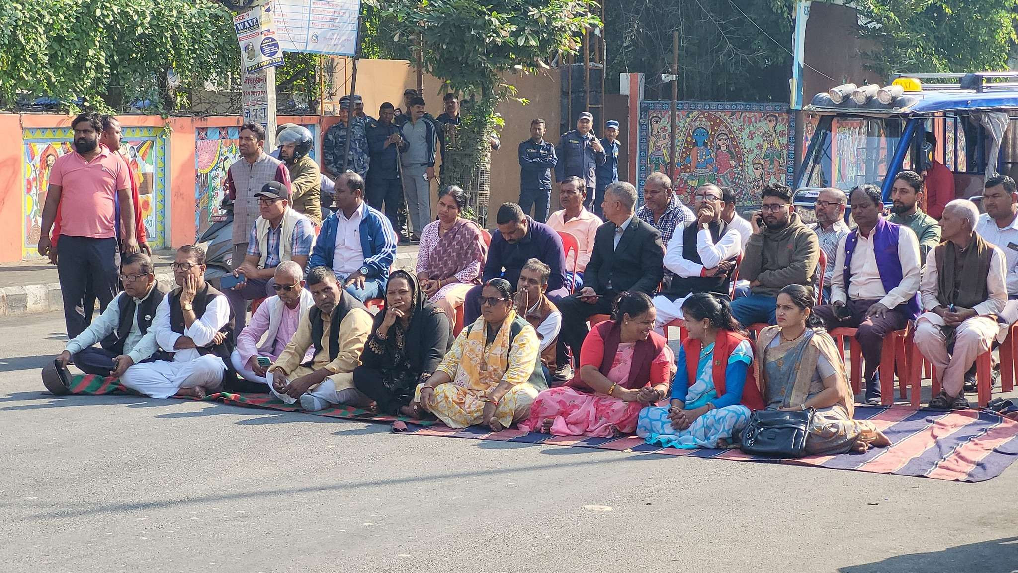जनकपुरधाममा सात राजनीतिक दलले आज पनि आन्दोलनको कार्यक्रमलाई निरन्तरता दिए
