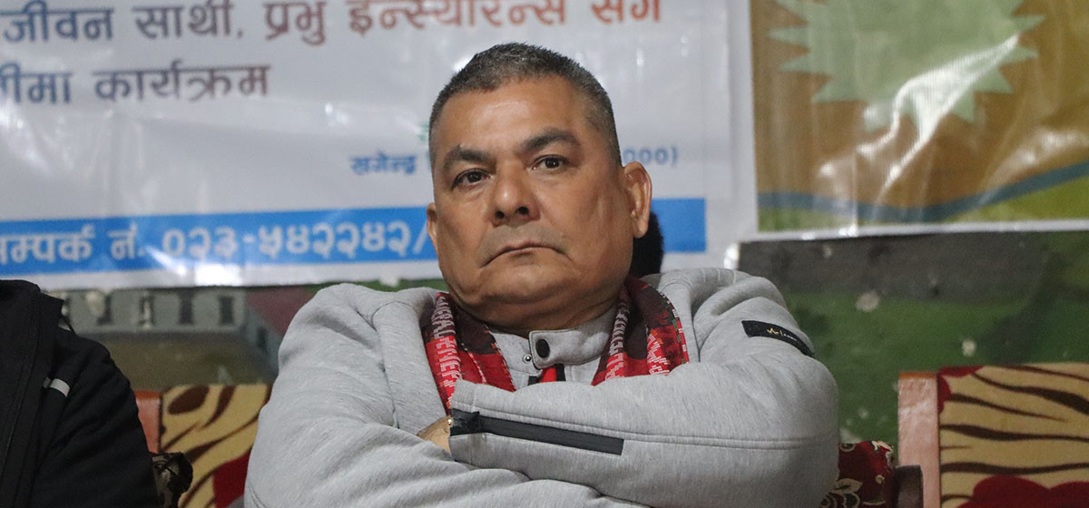 दुर्गा प्रसाईंले पार्टी खोल्ने, भन्छन्– राजा आउने भए आफैँ अघि सर्नुपर्छ
