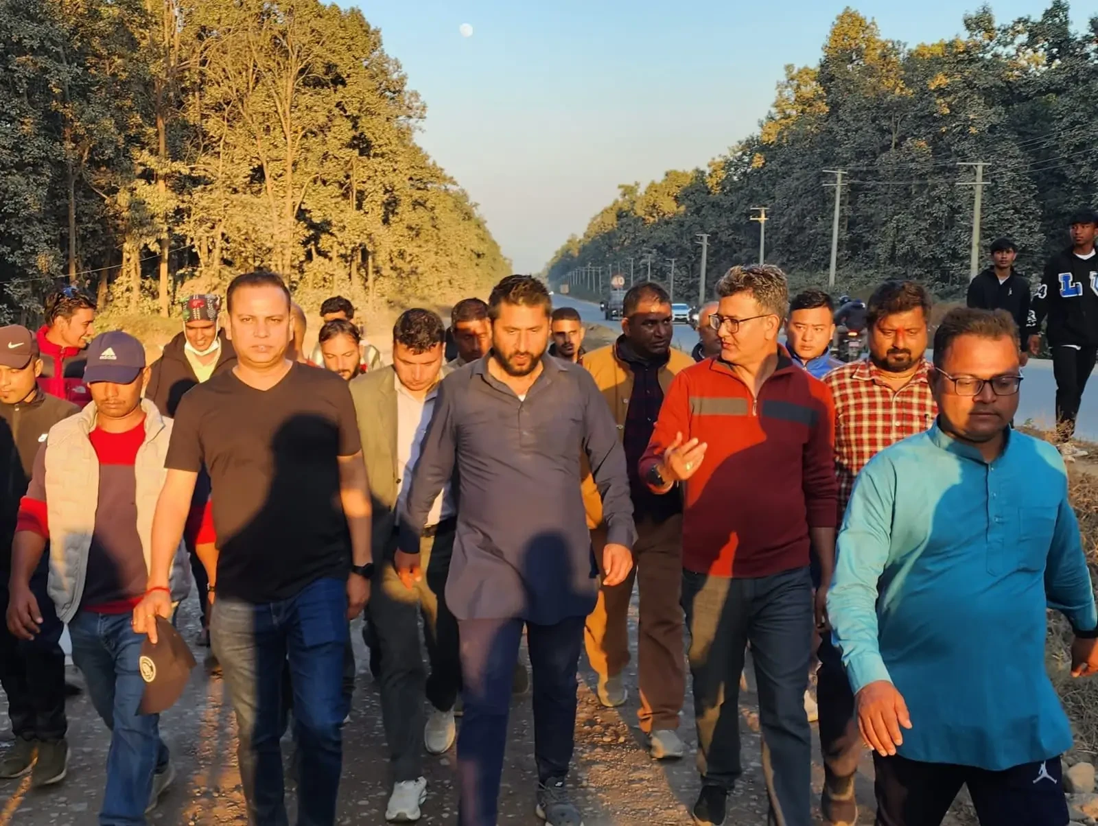 सडक निर्माण ढिलाइको विरोधमा रास्वपाले गर्‍यो ११३ किमि पैदल यात्रा