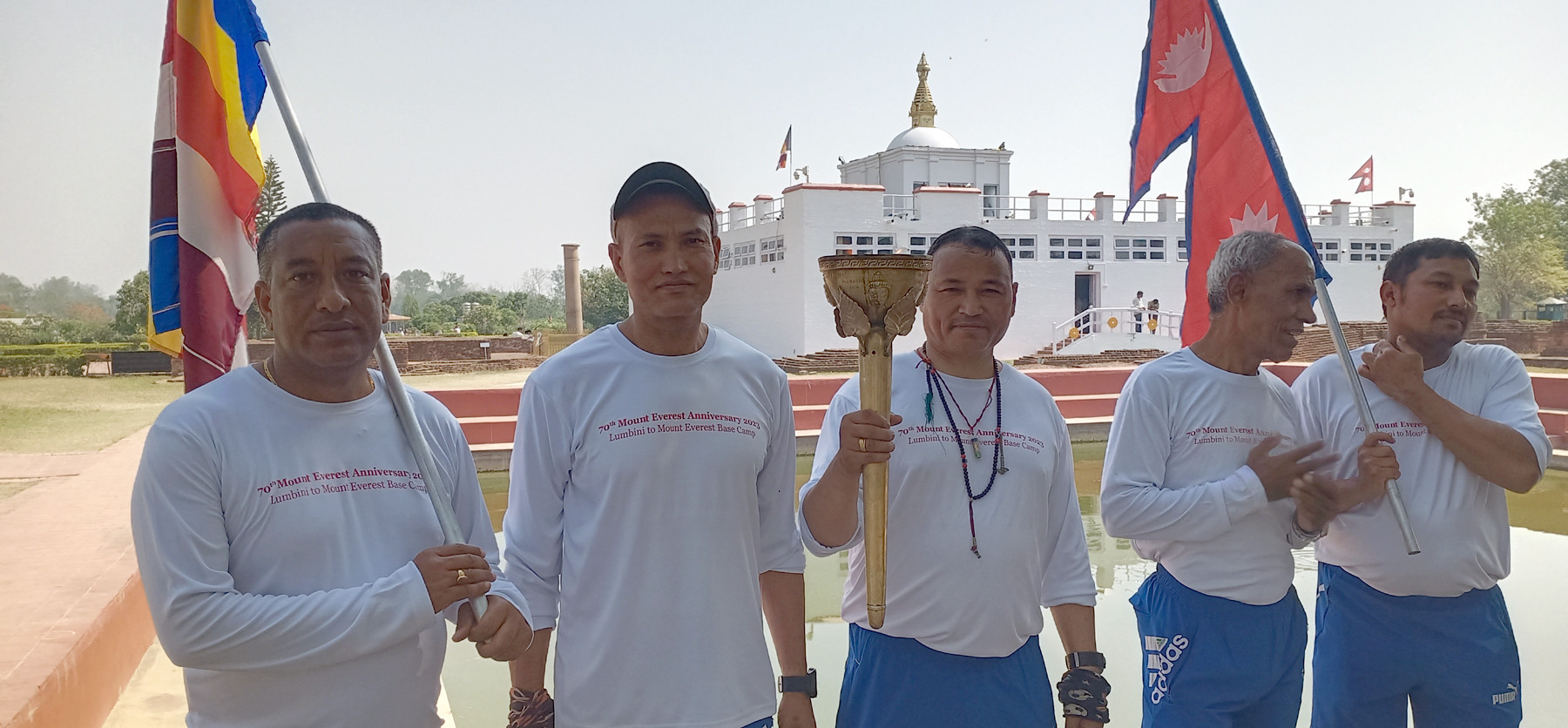 सगरमाथा हिँड्यो विश्व शान्तिद्वीप