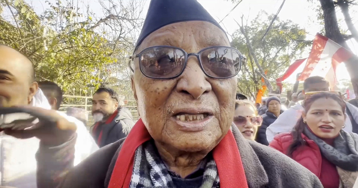 कांग्रेसका सभापति गगन थापाले नेता गोपालमान श्रेष्ठलाई वरिष्ठ नेता बनाए