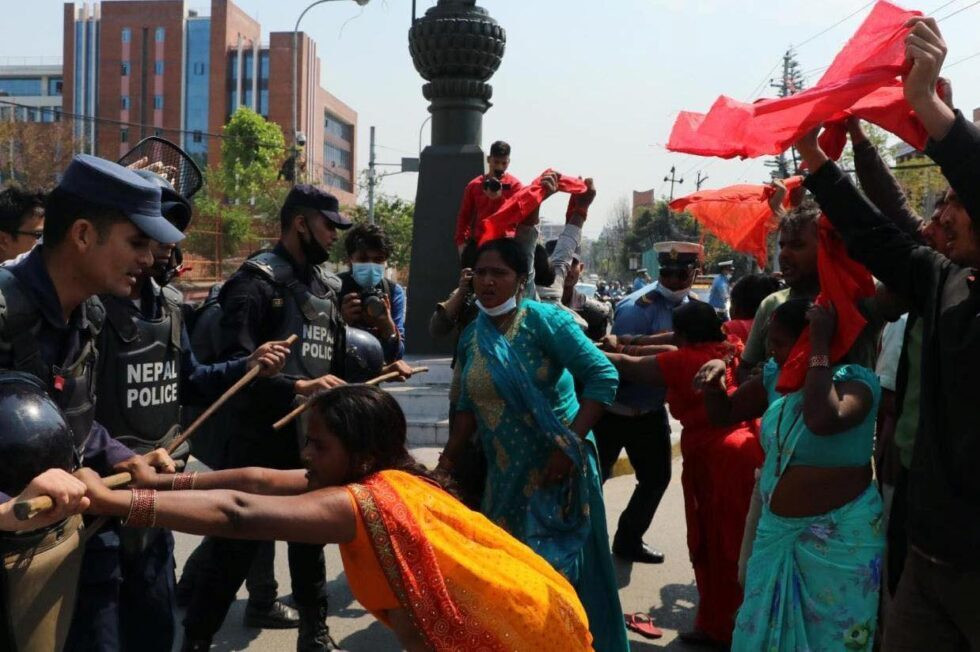 सिंहदरवारअगाडि मिटरब्याजपीडितको आन्दोलन