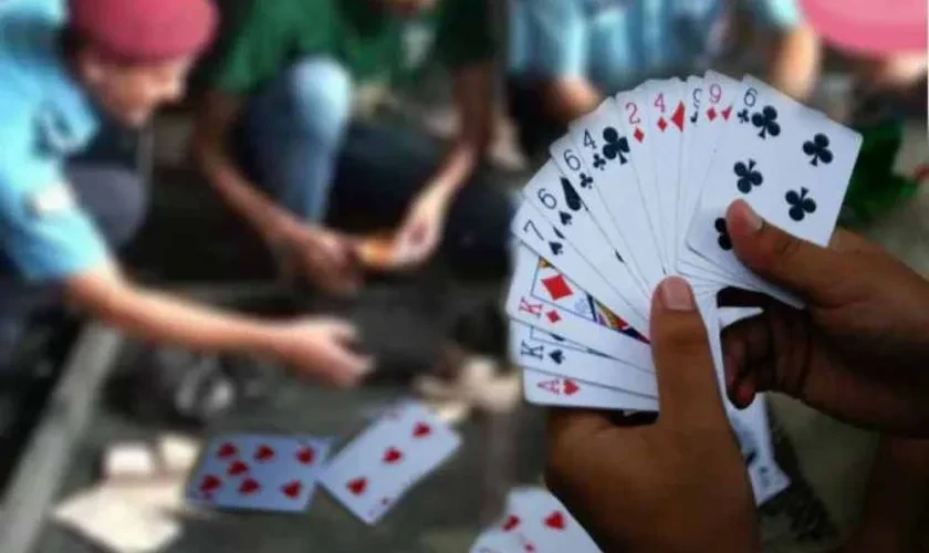 अनलाइन जुवा खेलाउने यी हुन राजासहितका चार आरोपी