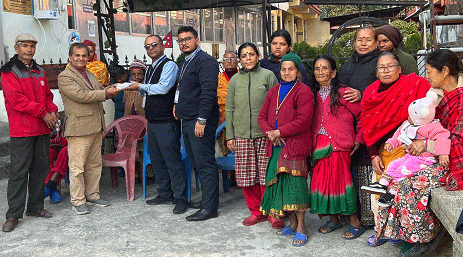 यात्रुले फेरि खोले जहाजको ‘इमर्जेन्सी’ ढोका, तिराइयो १ लाख जरिवाना
