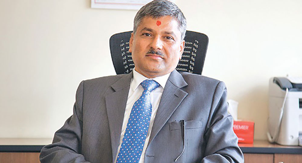 अरु देशका केन्द्रीय बैंकले कडा नीति लिइरहँदा हामीले लचिलो मौद्रिक नीति ल्यायौँः गभर्नर अधिकारी