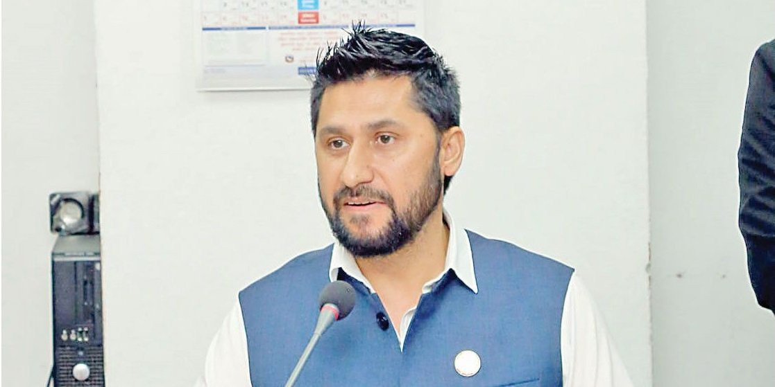 जनकपुरको कार्यक्रममा रवि लामिछाने घाइते, खुट्टामा चोट