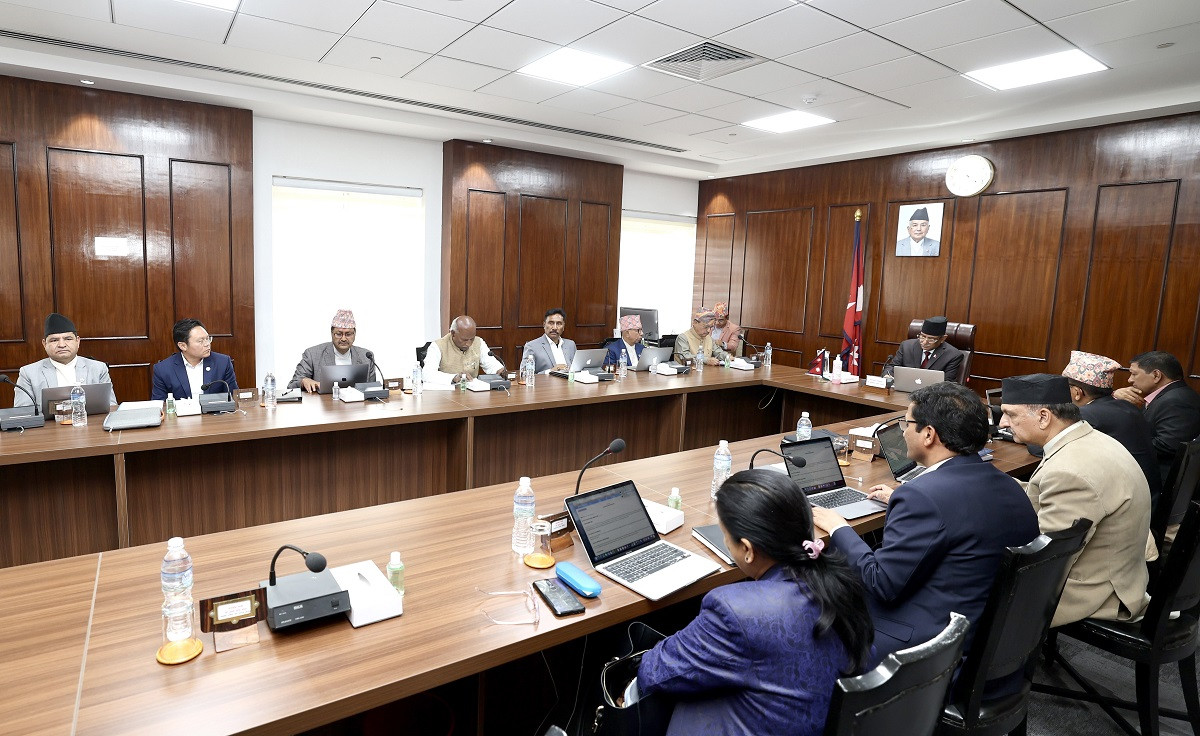 सिंहदरबारमा मन्त्रिपरिषद् बैठक बस्दै