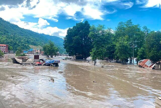 रसुवा बाढीपीडितका लागि डब्ल्युएचओले औषधि र आपत्कालीन टेन्ट पठाउने
