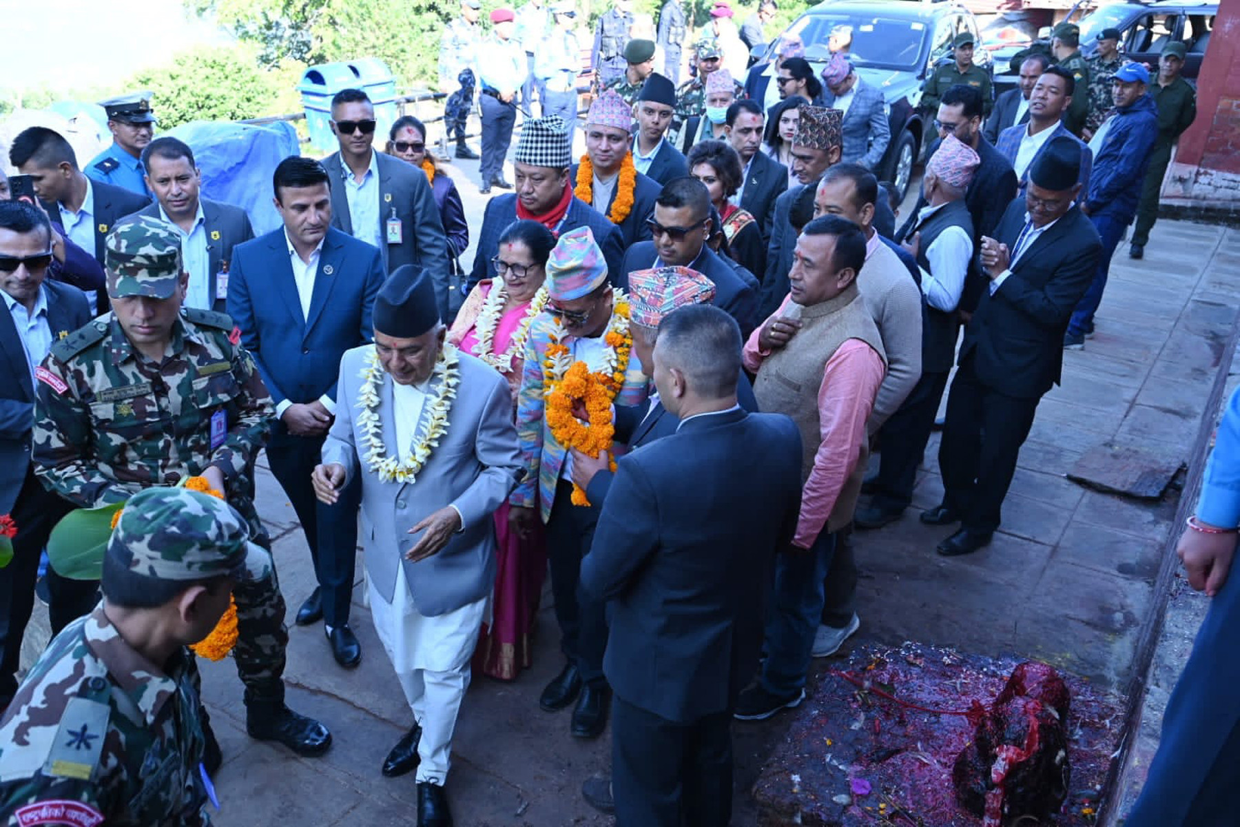 राष्ट्रपतिद्वारा शक्तिपीठको दर्शन