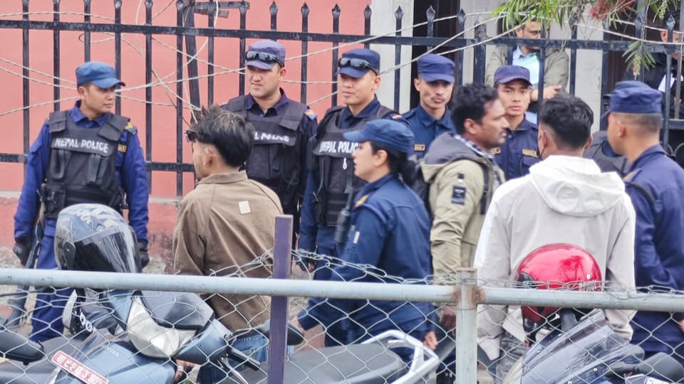 यातायात कार्यालय एकान्तकुनाबाट १५ जना बिचौलिया पक्राउ