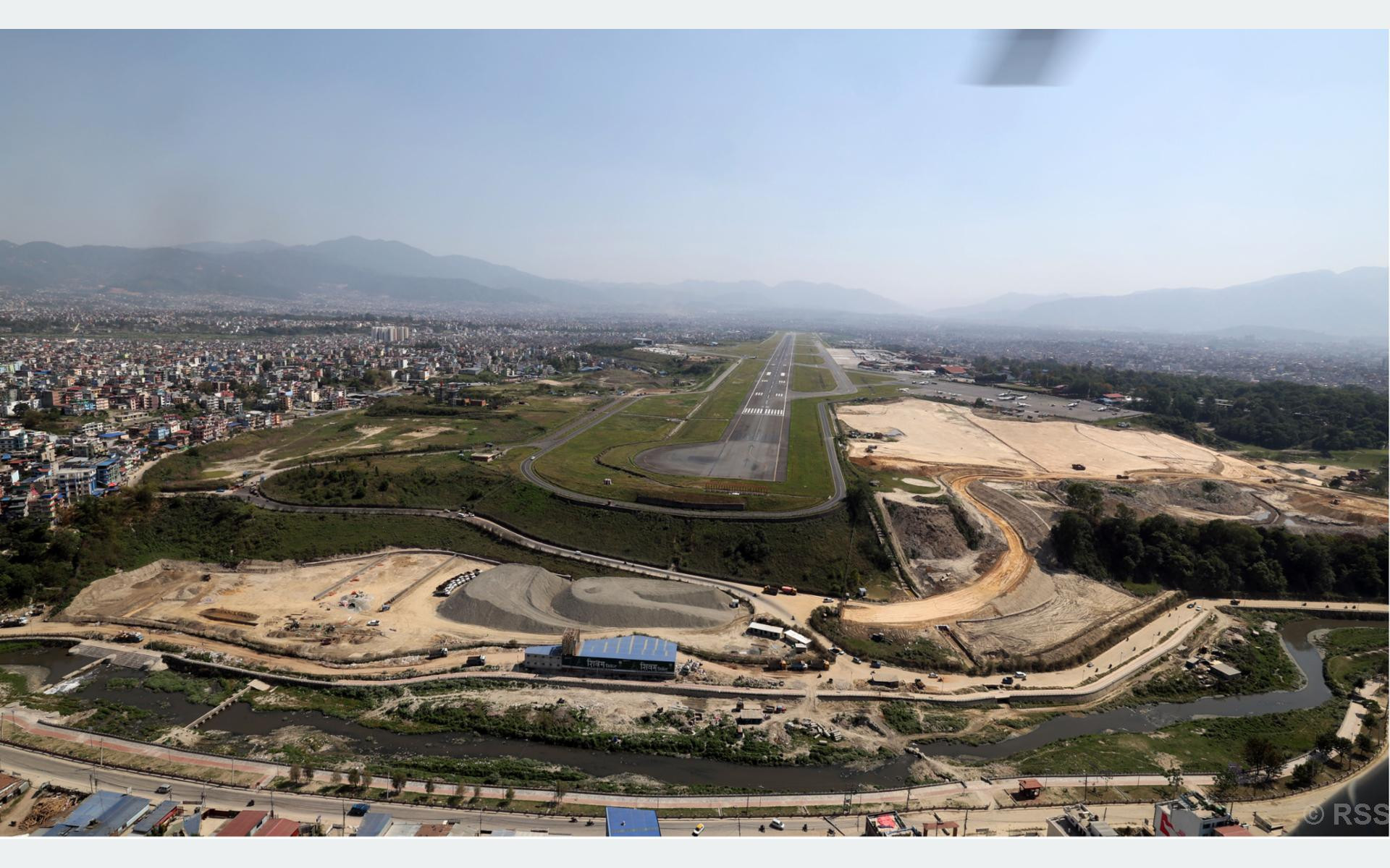 अन्तर्राष्ट्रिय उडानका तीन जहाज डाइभर्ट