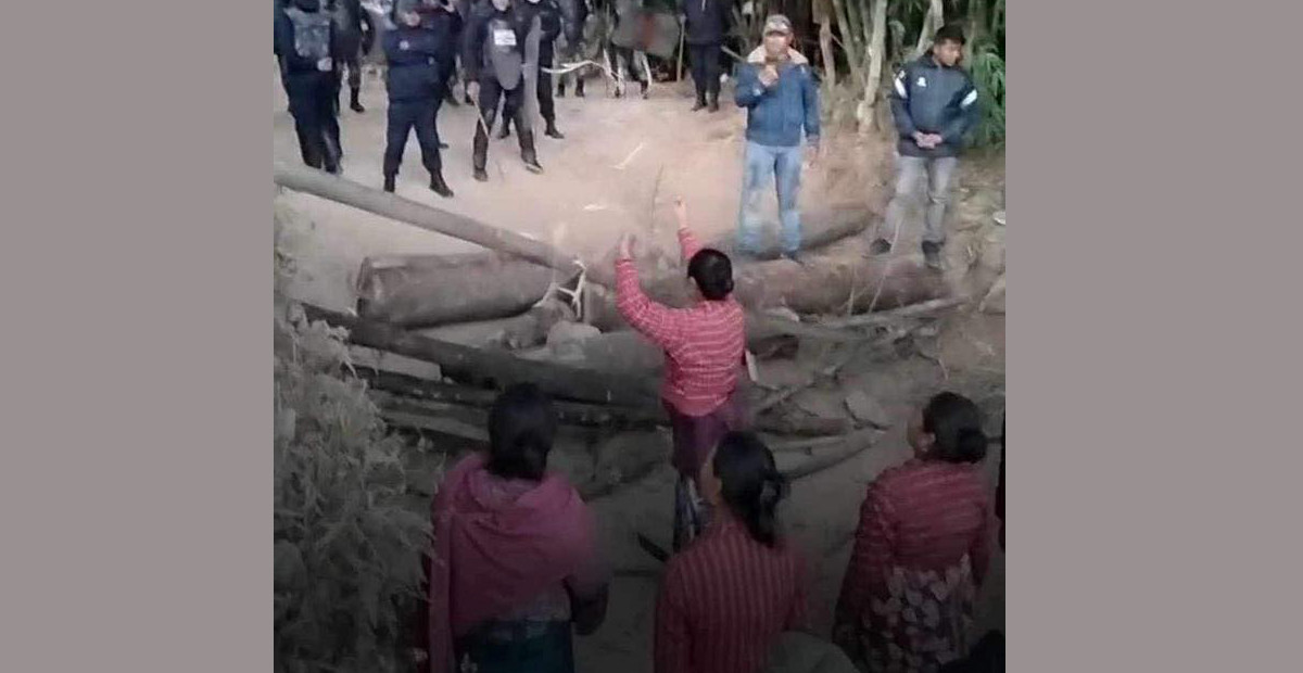 लप्सीफेदीमा प्रहरी पोष्ट राख्न जाँदा सुरक्षाकर्मीमाथि ढुंगामुढा