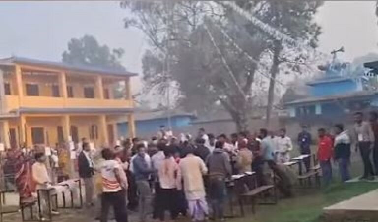 सर्लाही - ४ मा मतदान शुरु हुनेबितिकै तनाव शुरु