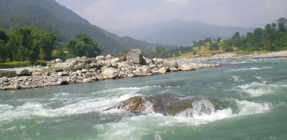 म्याग्दी नदीको पानी बेनीमा वितरण गरिँदै