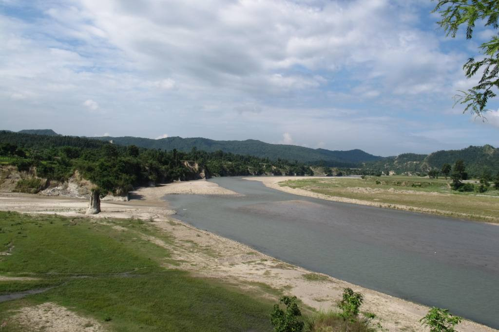 ‘रोपाइँ गर्न ढिलाइ भइसक्यो, खेतमा पर्याप्त पानी छैन’