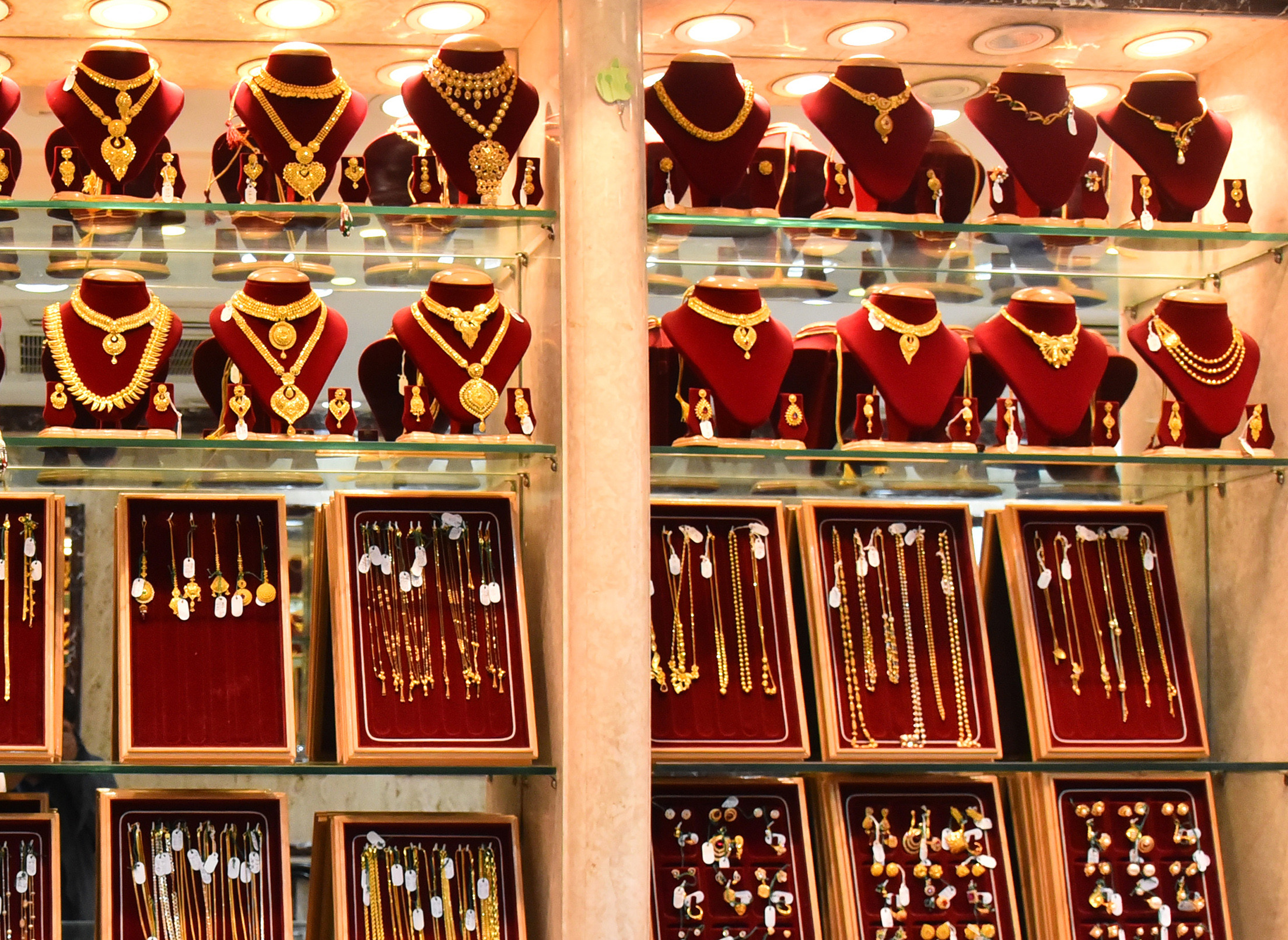 शुक्रबार सुन हालसम्मकै उच्च,तोलामा १७ सय बढ्यो