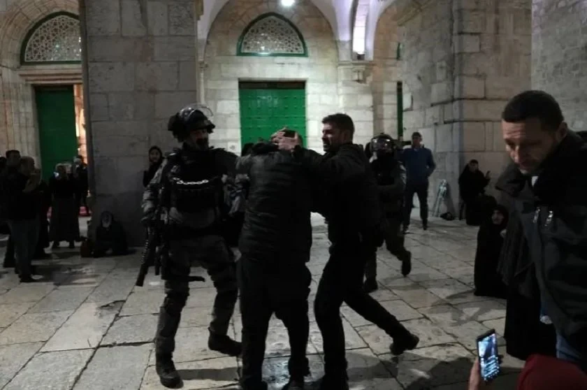 अल–अक्सा मस्जिदमा दोस्रो दिन पनि झडप