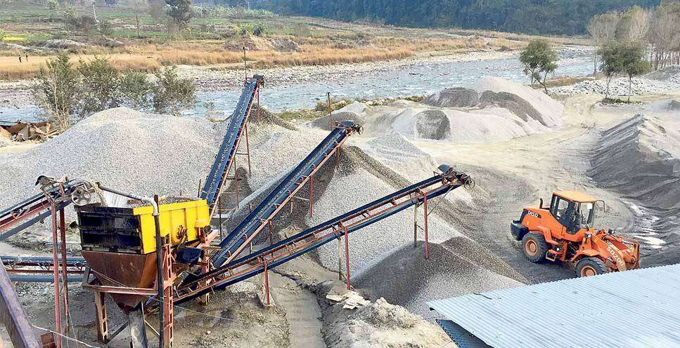 गृह मन्त्रालयले बन्द गरेकाे क्रसर उद्योग सञ्चालनमा