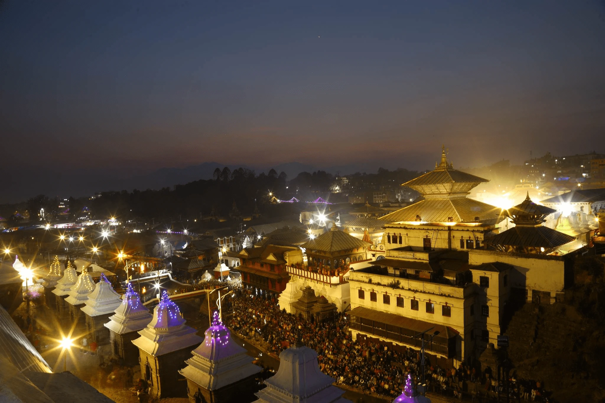 पशुपतिनाथ आर्यघाट क्षेत्रको गंगा आरती र दीप प्रज्वलनको भिडियो खिच्न नपाइने