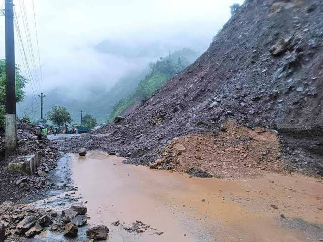काठमाडौं–मुग्लिन जोड्ने पृथ्बी राजमार्ग बिहीबार दिउँसोसम्म सञ्चालनमा ल्याउने तयारी