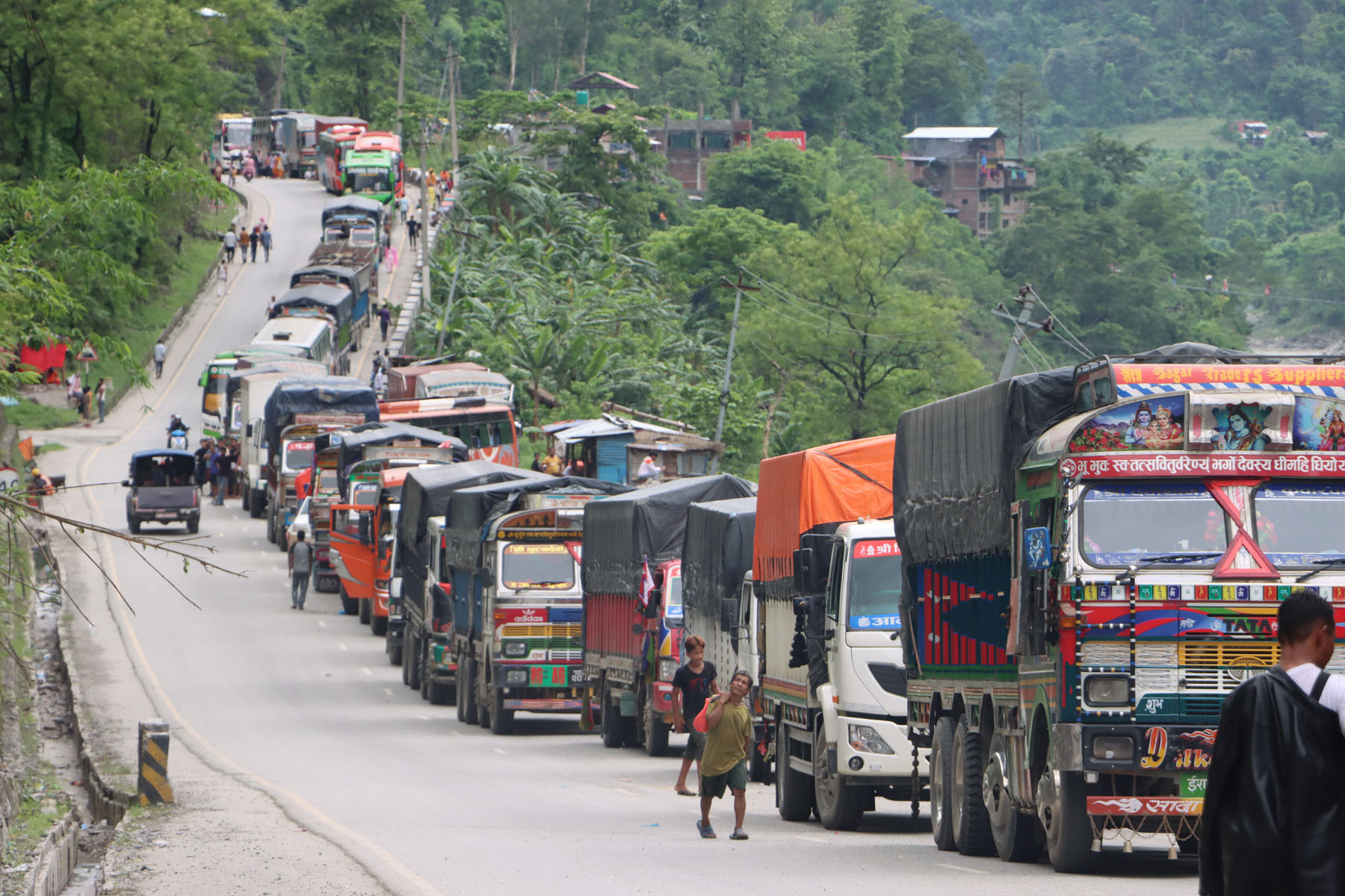 नारायणगढ–मुग्लिन सडक  दुइतर्फी  सञ्चालन
