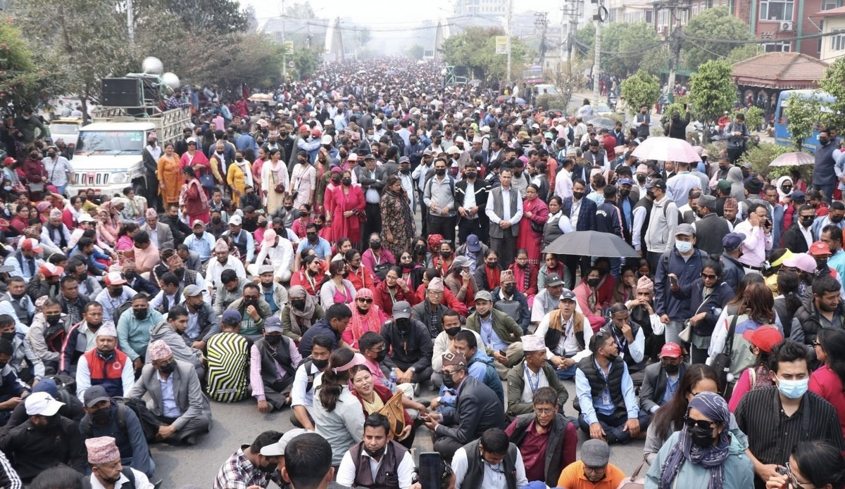 आन्दोलन निर्णायक मोडमा पुग्यो, देशभरका शिक्षक तुरुन्त काठमाडौं आउनू