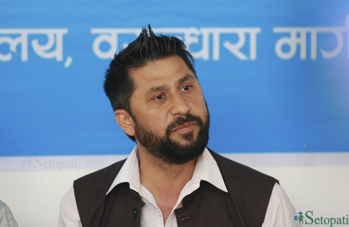 मनसुन शुरु हुनु अगावै भूकम्प पीडितलाई राहत वितरण गरिने गृहमन्त्री लामिछाको भनाइ