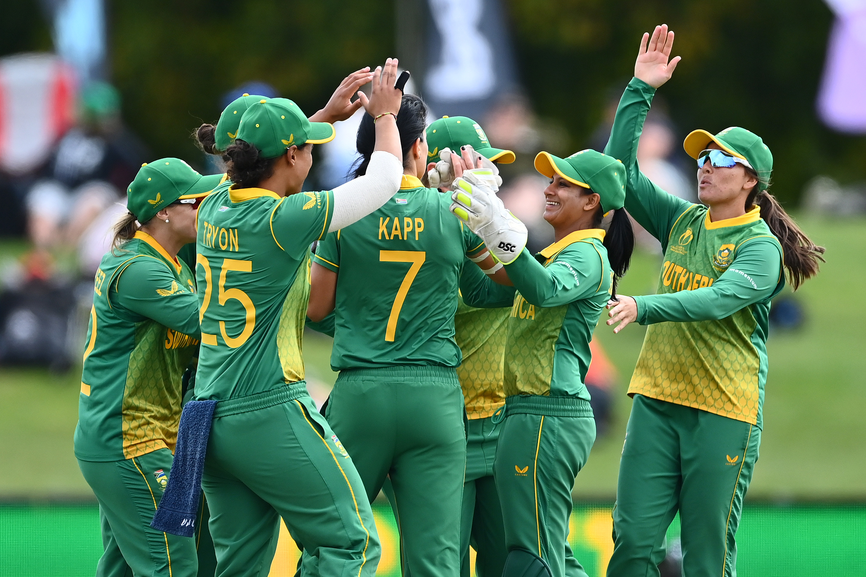 इंग्ल्याण्डलाई हराउँदै दक्षिण अफ्रिका महिला विश्वकप फाइनलमा