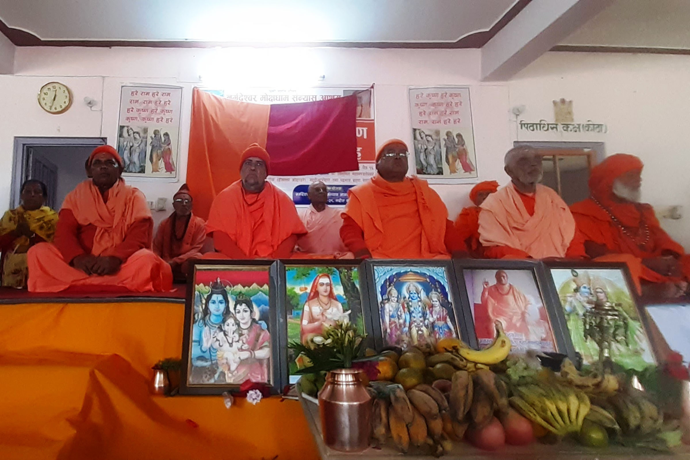 आत्मानन्द गिरीजीद्वारा पीठाधीशको गद्दी आरोहण