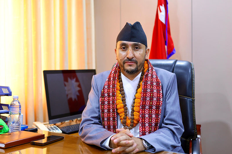 सञ्चार मन्त्री खरेल ; प्रमुख १० शहरका सार्वजनिक स्थलमा निस्शुल्क इन्टरनेट सेवा उपलब्ध गराउने