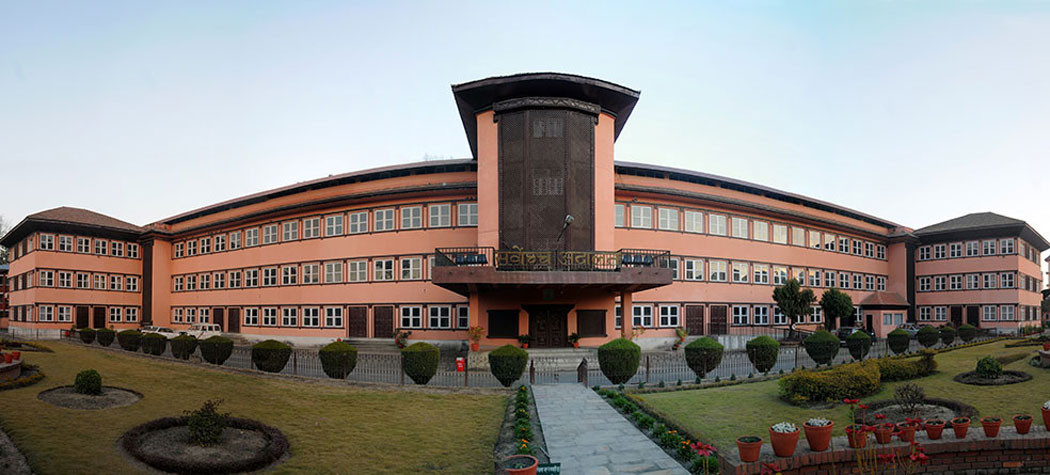 निलम्बित न्यायाधीश भुवन गिरीविरुद्ध दायर रिटमा मिसिल झिकाउन सर्वोच्चको आदेश