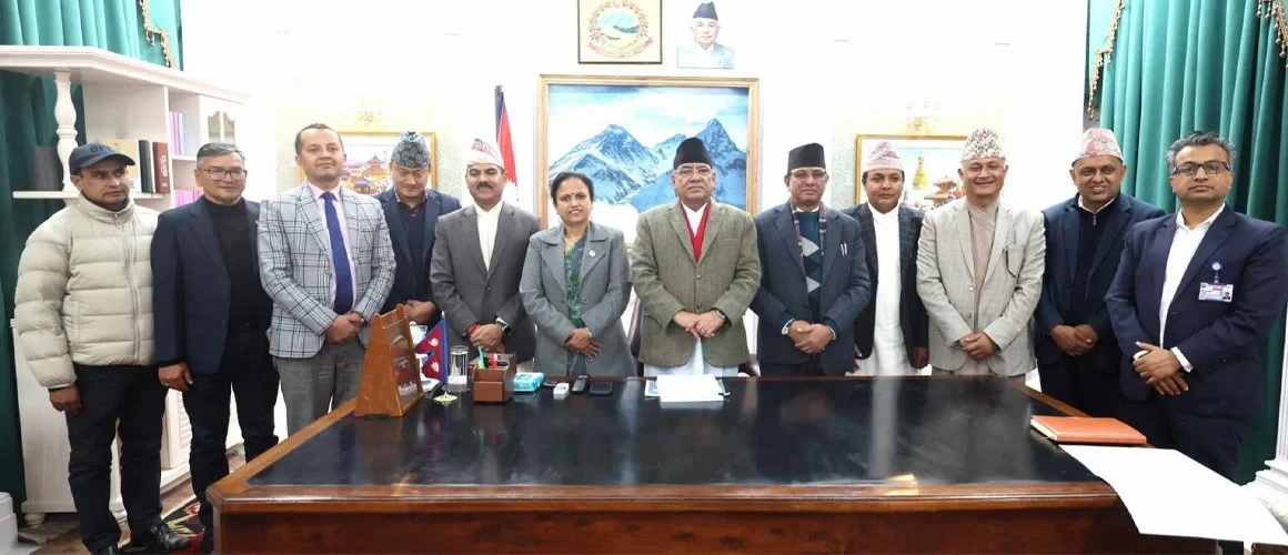 एनसेल छानबिन समितिले प्रधानमन्त्री ‘प्रचण्ड’लाई बुझायो प्रतिवेदन